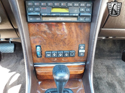 1985 Mercedes-Benz 380 SL image 81