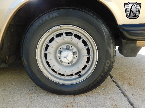 1985 Mercedes-Benz 380 SL image 98