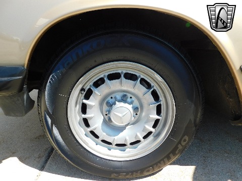 1985 Mercedes-Benz 380 SL image 99