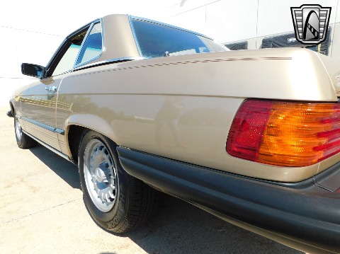 1985 Mercedes-Benz 380 SL image 48