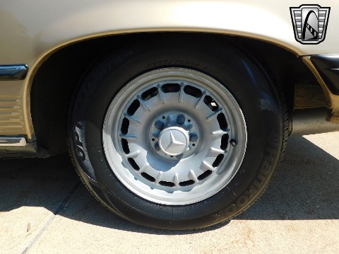 1985 Mercedes-Benz 380 SL image 100