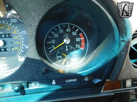 1985 Mercedes-Benz 380 SL image 76