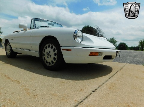 1991 Alfa Romeo Spider image 29