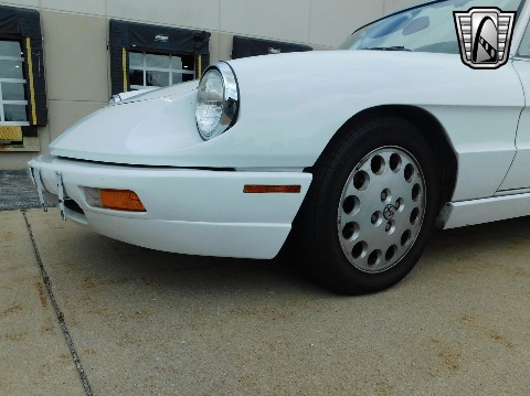 1991 Alfa Romeo Spider image 11