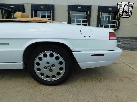 1991 Alfa Romeo Spider image 14