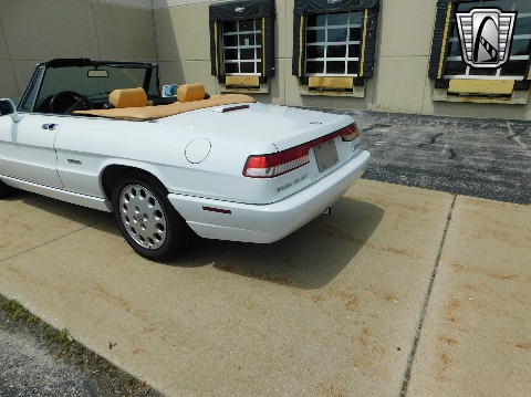 1991 Alfa Romeo Spider image 16