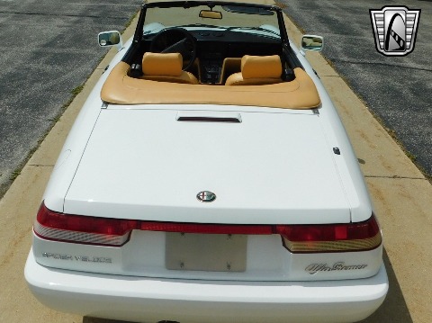 1991 Alfa Romeo Spider image 18