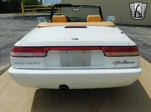 1991 Alfa Romeo Spider image 19