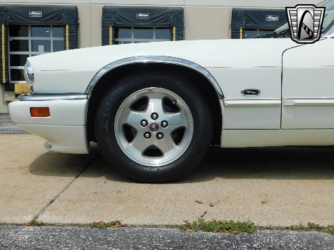 1994 Jaguar XJS image 18