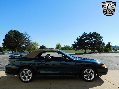1995 Ford Mustang image 32