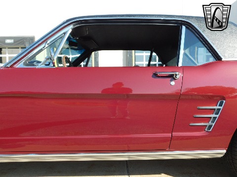 1966 Ford Mustang image 32