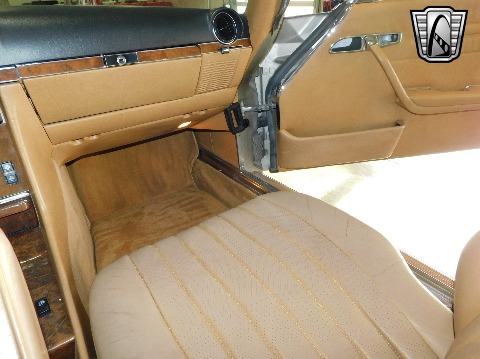 1987 Mercedes-Benz 560SL image 108