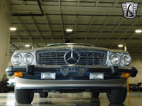 1987 Mercedes-Benz 560SL image 36