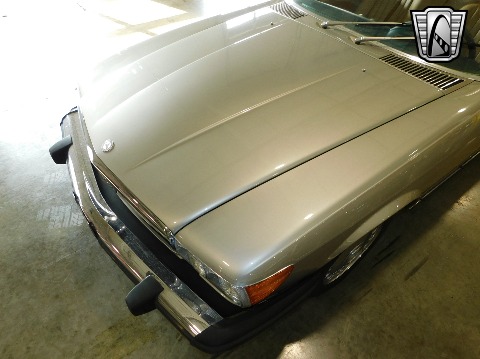1987 Mercedes-Benz 560SL image 37
