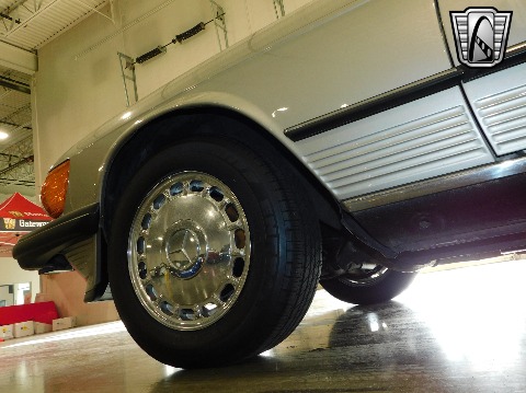 1987 Mercedes-Benz 560SL image 42