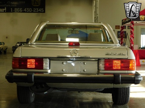 1987 Mercedes-Benz 560SL image 17