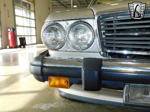1987 Mercedes-Benz 560SL image 69
