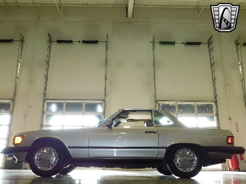 1987 Mercedes-Benz 560SL image 19