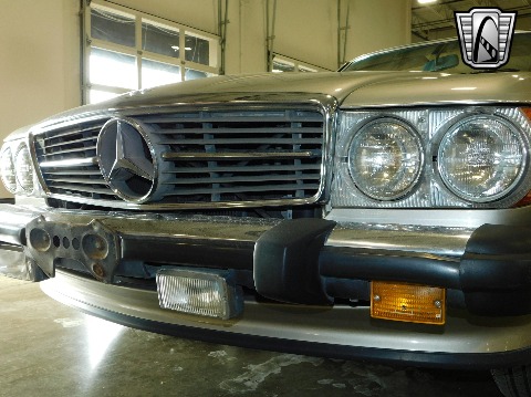 1987 Mercedes-Benz 560SL image 72