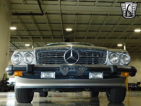 1987 Mercedes-Benz 560SL image 21