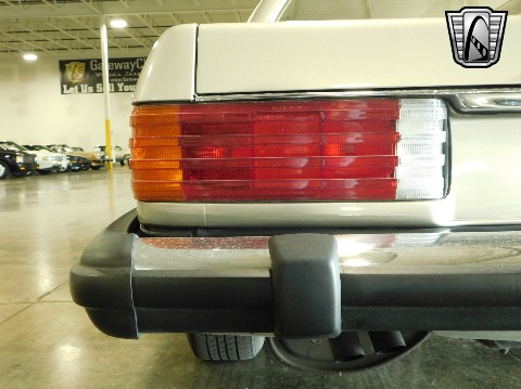 1987 Mercedes-Benz 560SL image 73