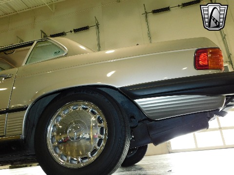 1987 Mercedes-Benz 560SL image 48