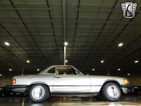 1987 Mercedes-Benz 560SL image 23
