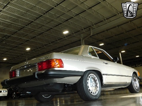 1987 Mercedes-Benz 560SL image 24