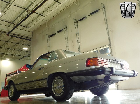 1987 Mercedes-Benz 560SL image 26
