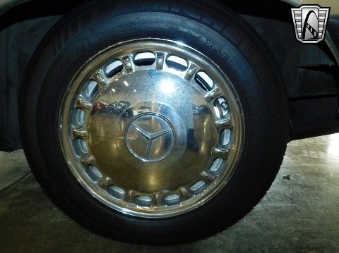 1987 Mercedes-Benz 560SL image 129