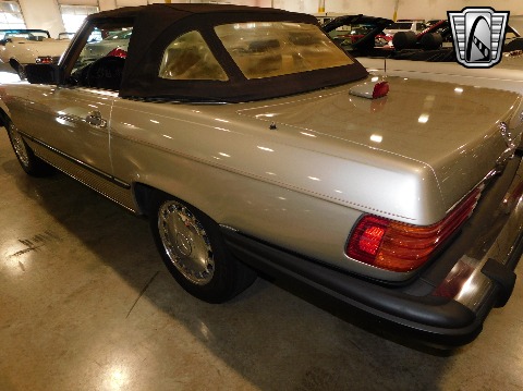 1987 Mercedes-Benz 560SL image 156