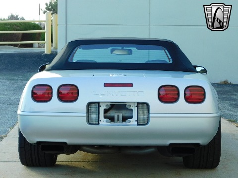 1996 Chevrolet Corvette image 16
