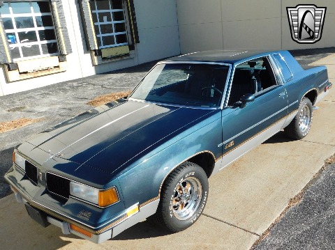 1987 Oldsmobile Cutlass Supreme image 4