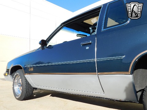 1987 Oldsmobile Cutlass Supreme image 23