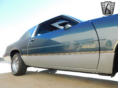 1987 Oldsmobile Cutlass Supreme image 25