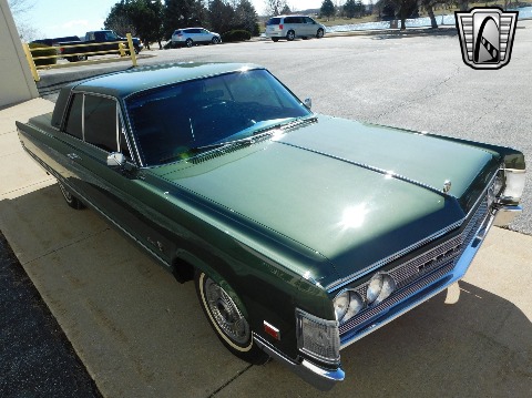 1967 Chrysler Imperial image 6
