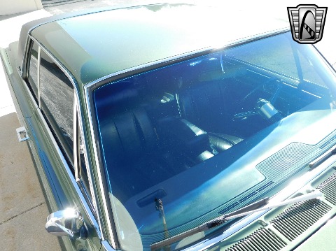 1967 Chrysler Imperial image 32