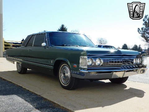 1967 Chrysler Imperial image 14