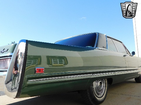 1967 Chrysler Imperial image 28