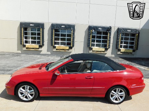 2008 Mercedes-Benz CLK350 image 3