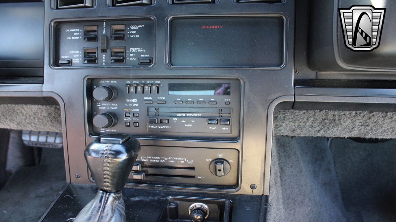 1985 Chevrolet Corvette 13