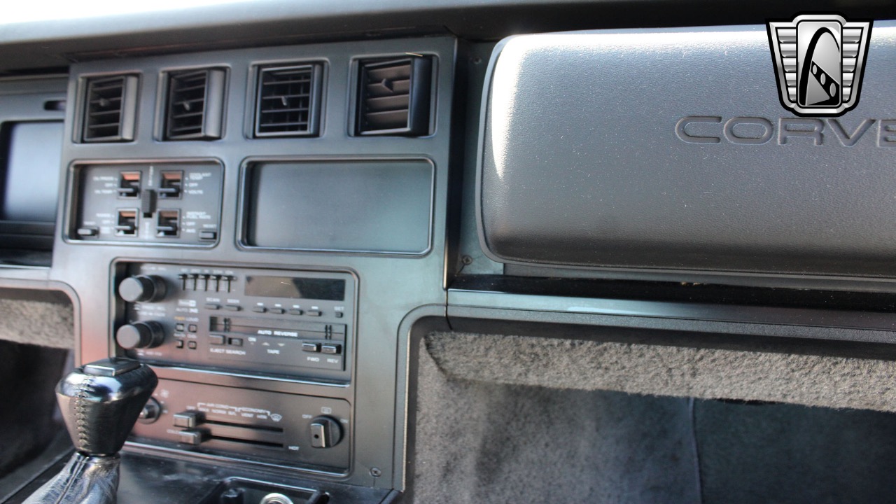 1985 Chevrolet Corvette 76