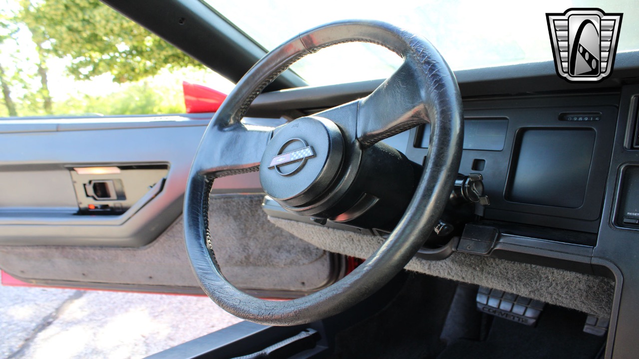 1985 Chevrolet Corvette 12