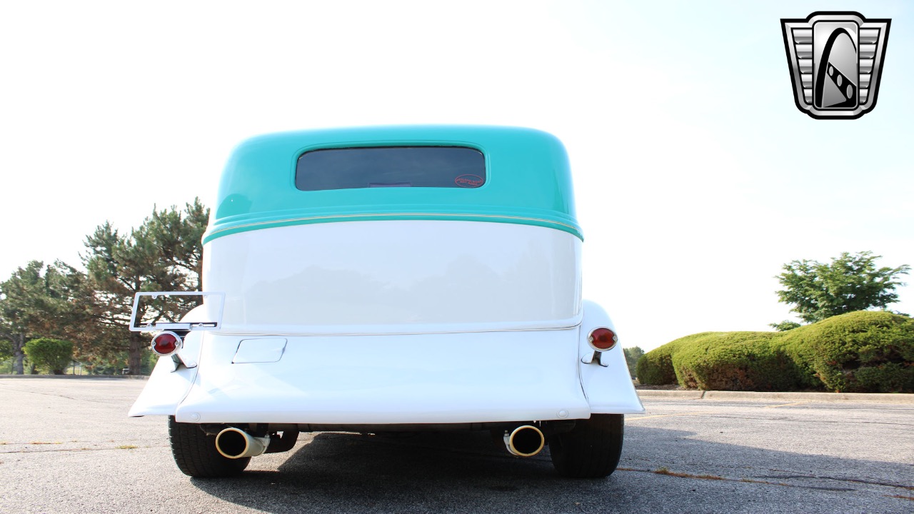 1934 Plymouth Coupe 37