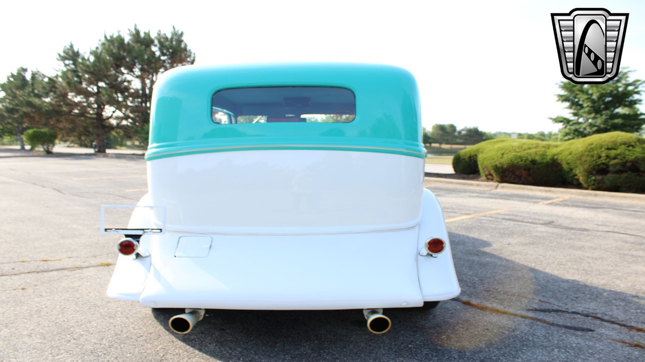 1934 Plymouth Coupe 38