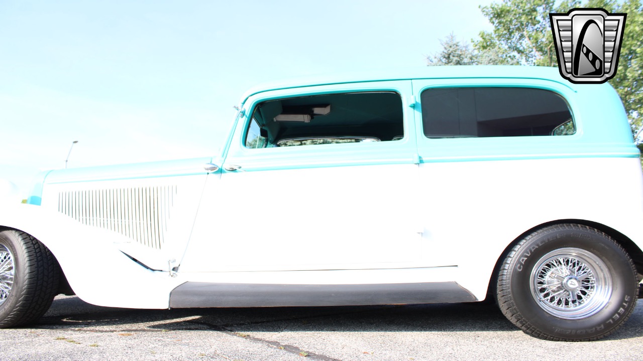 1934 Plymouth Coupe 7