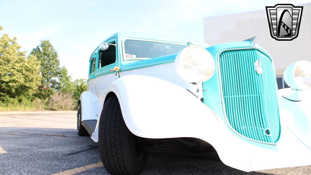 1934 Plymouth Coupe 9