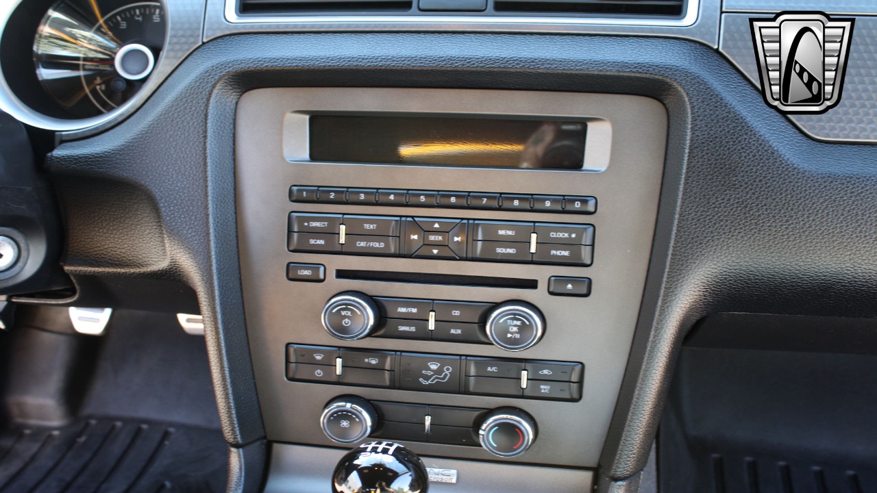 2013 Ford Mustang 14