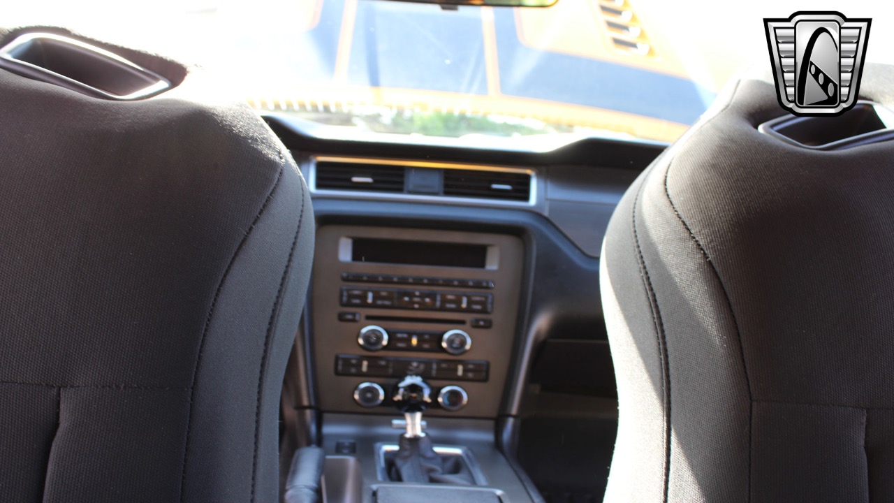 2013 Ford Mustang 18