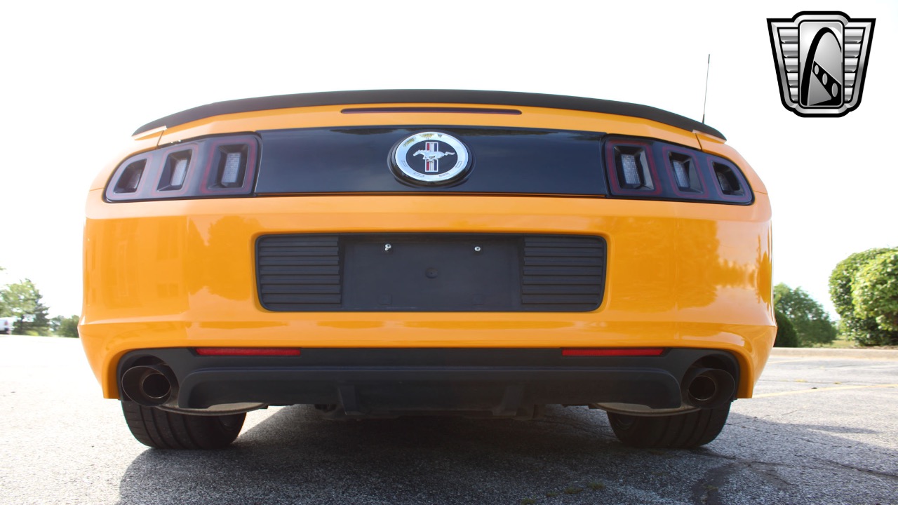 2013 Ford Mustang 8